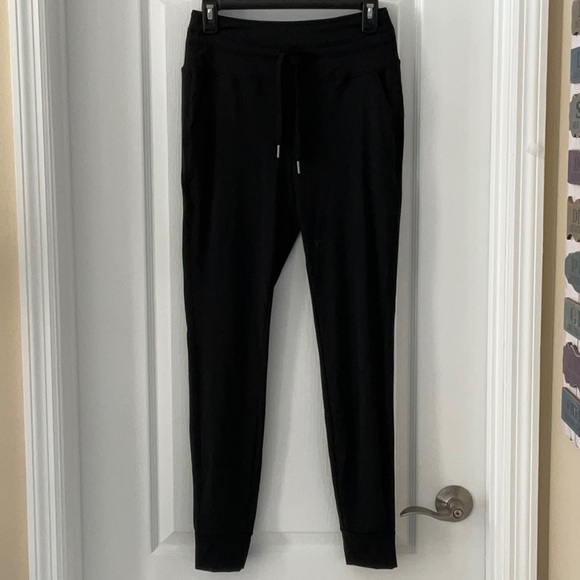 Halara Cloudful Air High Waisted Drawstring Side Pocket Joggers LT - Picture 4 of 8